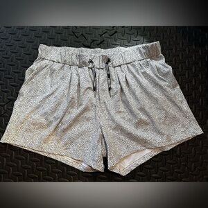 NWOT XXXL Salty Honey Women's Black and White Polka Dot Active Shorts